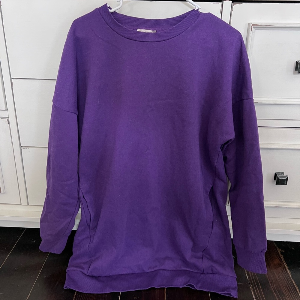 Oversized crew neck pocket sweatshirt